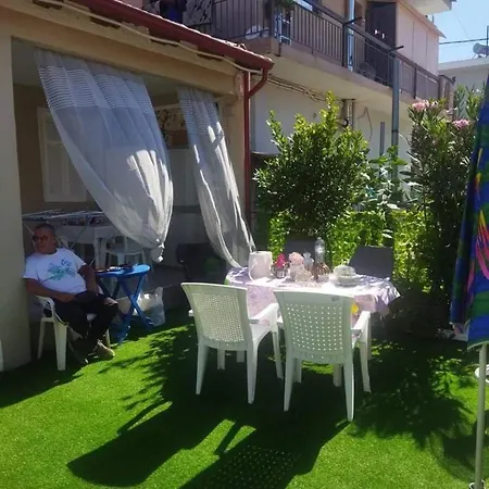 Vakantiehuis Anastelia - The Backyard *