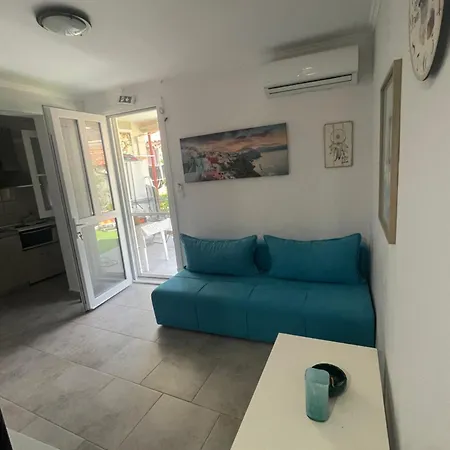 Anastelia - The Backyard Vakantiehuis Olympiada